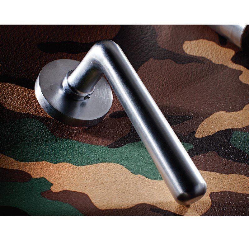 2201 Πόμολα Πόρτας Με Ροζέτα Χρώμιο Ματ Ζωγομετάλ 2201