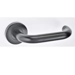 Πόμολα Πόρτας με Ροζέτα Μάυρο Best 1001K – Κομψό και Μοντέρνο Design