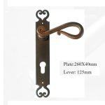 Πόμολο Ιταλίας Σφυριλατο με Πλάκα  Νο 203