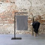 Tube black κρεμάστρα επιδαπέδια 2 θέσεων Sealskin - Image 3