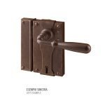 Κλειδαρια παλαιού τύπου σφυρηλατημένη σε σκουρία Νο 196