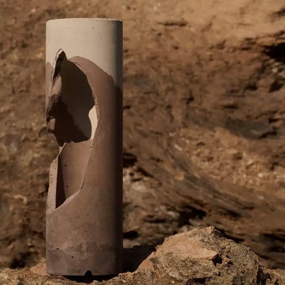 strata2 Επιτραπέζιο Τσιμεντένιο Φωτιστικό Strata - Image 1