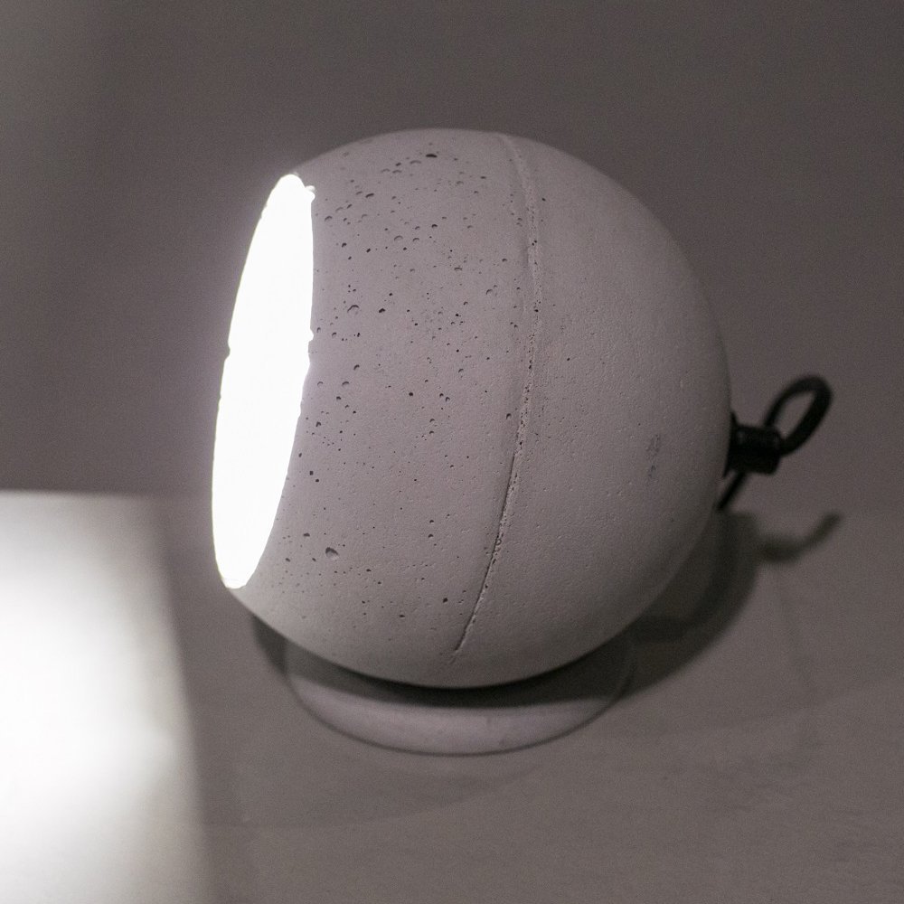 superfly Επιτραπέζιο Τσιμεντένιο Φωτιστικό Superfly Τ - Image 1