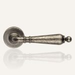 Ιταλικό Πόμολο με ροζέτα Florenzia σε Νίκελ Αντικέ 085