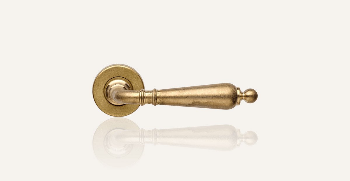 still-florenzia-vb-door-handle Ιταλικό Πόμολο με ροζέτα Florenzia σε Επίχρυσο Αντικέ 084 - Image 1