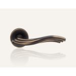 Ιταλικό Πόμολο με ροζέτα Marina σε Μπρονζέ 043