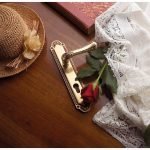 Ιταλικό Vintage Πόμολο Sissy French gold με πλάκα 151 - Image 2