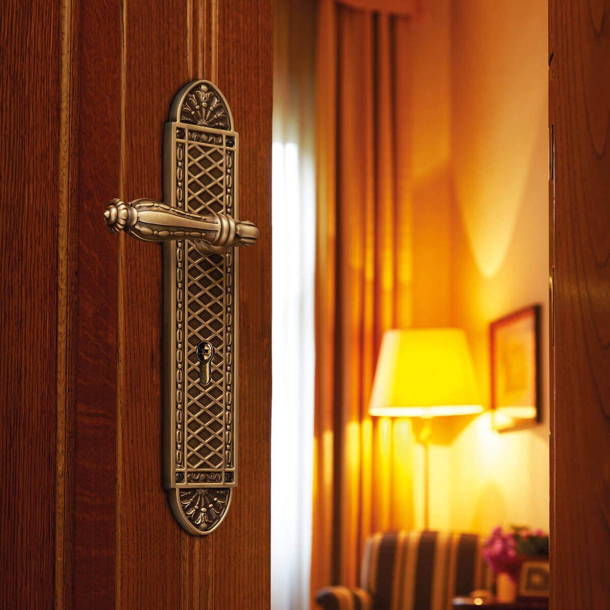 dett-zaara-1 Ιταλικό Vintage Πόμολο Zaara French gold με πλάκα 170 - Image 1