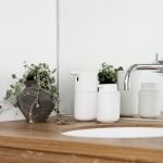 Dispenser σαπουνιού Ume από πορσελάνη White 250ml - 330395 By Zone Denmark - Image 4