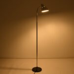 GLOBOSTAR® VERSA 00831 Μοντέρνο Επιδαπέδιο Φωτιστικό με Ντουί 1 x E27 AC 220-240V IP20 - Ασημί & Μαύρο - Μ15 x Π15 x Υ155cm - Image 3