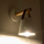 GLOBOSTAR® AMY 00946 Μοντέρνο Φωτιστικό Τοίχου - Απλίκα με Ντουί 1 x E27 AC 220-240V IP20 - Λευκό & Μπεζ - Μ13 x Π22 x Y25.5cm - Image 3