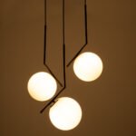 GLOBOSTAR® MONROE 00952 Μοντέρνο Κρεμαστό Φωτιστικό Οροφής με Ντουί 3 x E27 AC 220-240V IP20 - Μαύρο & Λευκό - Μ60 x Π60 x Υ50cm - Image 3