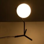 GLOBOSTAR® ELFIS 01100 Μοντέρνο Επιτραπέζιο Φωτιστικό Πορτατίφ με Ντουί 1 x E27 AC 220-240V IP20 - Μαύρο & Λευκό - Μ22 x Π27 x Υ41cm - Image 3