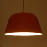 GLOBOSTAR® UPVALE 01283 Μοντέρνο Κρεμαστό Φωτιστικό Οροφής με Ντουί 1 x E27 AC 220-240V IP20 - Πορτοκαλί & Λευκό - Μ40 x Π40 x Υ24cm - Image 3