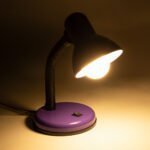 GLOBOSTAR® STUDENT 01537 Μοντέρνο Επιτραπέζιο Φωτιστικό Πορτατίφ με Ντουί 1 x E27 AC 220-240V IP20 - Μωβ & Μαύρο - Μ12 x Π12 x Υ32cm - Image 3