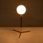 GLOBOSTAR® ELFIS 01551 Μοντέρνο Επιτραπέζιο Φωτιστικό Πορτατίφ με Ντουί 1 x E27 AC 220-240V IP20 - Χρυσό & Λευκό - Μ15 x Π15 x Υ53cm - Image 3