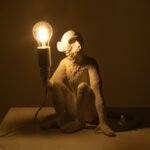 GLOBOSTAR® APES 01808 Μοντέρνο Επιτραπέζιο Φωτιστικό Πορτατίφ με Ντουί 1 x E27 AC 220-240V IP20 - Λευκό - Μ30 x Π27 x Υ30cm - Image 3