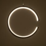 GLOBOSTAR® CEROBA 61306 Μοντέρνο Κρεμαστό Φωτιστικό Οροφής LED 12W 1320lm 360° AC 220-240V IP20 Ρυθμιζόμενο Λευκό CCT με On/Off 2700K/4500K/6000K - Lumileds SMD Chip - Μαύρο - Μ22 x Π2 x Υ22cm - 3 Χρόνια Εγγύηση - Image 10