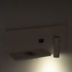 GLOBOSTAR® PALADIN 61353 Μοντέρνο Φωτιστικό Τοίχου - Απλίκα Ξενοδοχείου Reading Light με Φορτιστή USB 3A & Wireless 20W LED 6W 720lm 36° & 360° AC 220-240V IP20 Φυσικό Λευκό 4500K - Bridgelux COB Chip & TÜV SÜD Driver - Λευκό Ματ - Μ30 x Π11 x Υ12cm - 3 Χρόνια Εγγύηση - Image 14