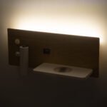 GLOBOSTAR® PALADIN 61360 Μοντέρνο Φωτιστικό Τοίχου - Απλίκα Ξενοδοχείου Reading Light με Φορτιστή USB 3A & Wireless 20W LED 6W 720lm 36° & 360° AC 220-240V IP20 Φυσικό Λευκό 4500K - Bridgelux COB Chip & TÜV SÜD Driver - Μπεζ & Λευκό - Μ30 x Π11 x Υ12cm - 3 Χρόνια Εγγύηση - Image 13