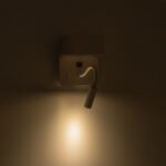 GLOBOSTAR® IBIS 61368 Μοντέρνο Φωτιστικό Τοίχου - Απλίκα Ξενοδοχείου Reading Light με Φορτιστή USB 3A LED 10W 1100lm 36° & 360° AC 220-240V IP20 Φυσικό Λευκό 4500K - Bridgelux COB Chip & TÜV SÜD Driver - Λευκό Ματ - Μ10 x Π6.1 x Υ18cm - 3 Χρόνια Εγγύηση - Image 13