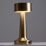 GloboStar® BELLA 76506 Επαναφορτιζόμενο Επιτραπέζιο Φωτιστικό Πορτατίφ LED 1.5W 105lm 120° DC 5V IP44 Θερμό Λευκό 2700K Dimmable Χρυσό Αλουμίνιο - Μ9 x Π9 x Υ21cm - 2 Xρόνια Εγγύηση - Image 3