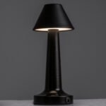 GloboStar® MOLLY 76515 Επαναφορτιζόμενο Επιτραπέζιο Φωτιστικό Πορτατίφ LED 1.5W 105lm 120° DC 5V IP44 Θερμό Λευκό 2700K Dimmable Μαύρο Αλουμίνιο - Μ10 x Π10 x Υ23cm - 2 Xρόνια Εγγύηση - Image 3