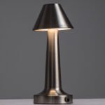 GloboStar® MOLLY 76516 Επαναφορτιζόμενο Επιτραπέζιο Φωτιστικό Πορτατίφ LED 1.5W 105lm 120° DC 5V IP44 Θερμό Λευκό 2700K Dimmable Ασημί Αλουμίνιο - Μ10 x Π10 x Υ23cm - 2 Xρόνια Εγγύηση - Image 3