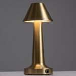 GloboStar® MOLLY 76518 Επαναφορτιζόμενο Επιτραπέζιο Φωτιστικό Πορτατίφ LED 1.5W 105lm 120° DC 5V IP44 Θερμό Λευκό 2700K Dimmable Χρυσό Αλουμίνιο - Μ10 x Π10 x Υ23cm - 2 Xρόνια Εγγύηση - Image 3