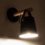 GLOBOSTAR® AMY 00947 Μοντέρνο Φωτιστικό Τοίχου - Απλίκα με Ντουί 1 x E27 AC 220-240V IP20 - Μαύρο & Μπεζ - Μ13 x Π22 x Υ25.5cm - Image 3