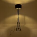 GLOBOSTAR® NOVA 201-0037 Μοντέρνο Επιδαπέδιο Φωτιστικό με Ντουί 1 x E27 AC 220-240V IP20 - Μαύρο - Μ36 x Π36 x Υ148cm - Image 3