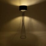 GLOBOSTAR® NOVA 201-0039 Μοντέρνο Επιδαπέδιο Φωτιστικό με Ντουί 1 x E27 AC 220-240V IP20 - Ασημί & Μαύρο - Μ36 x Π36 x Υ148cm - Image 3