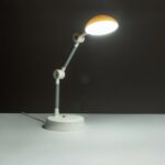 GLOBOSTAR® MICHEL 202-0062 Μοντέρνο Επιτραπέζιο Φωτιστικό Γραφείου LED 6W 540lm 120° AC 220-240V IP20 Ψυχρό Λευκό 6000K - Lumileds SMD Chip - Λευκό - Μ15 x Π15 x Υ51cm - 2 Χρόνια Εγγύηση - Image 3