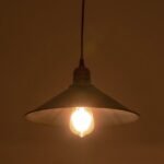 GLOBOSTAR® FERRO 203-0083 Μοντέρνο Κρεμαστό Φωτιστικό Οροφής με Ντουί 1 x E27 AC 220-240V IP20 - Λευκό & Χρυσό - Μ30 x Π30 x Υ15cm - Image 3