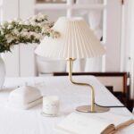 GLOBOSTAR® LIVL 204-0169 Μοντέρνο Επιτραπέζιο Φωτιστικό Πορτατίφ με Ντουί 1 x E27 AC 220-240V IP20 - Χρυσό & Μπεζ - Μ22 x Π22 x Υ34cm - Image 4