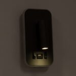 GLOBOSTAR® LADY-O 61363 Μοντέρνο Φωτιστικό Τοίχου - Απλίκα Ξενοδοχείου Reading Light με Φορτιστή USB 3A LED 10W 1000lm 36° & 360° AC 220-240V IP20 Φυσικό Λευκό 4500K - Bridgelux COB Chip & TÜV SÜD Driver - Μαύρο Ματ - Μ10.5 x Π10 x Υ18.5cm - 3 Χρόνια Εγγύηση - Image 11