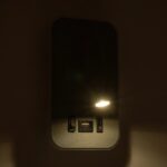 GLOBOSTAR® LADY-O 61365 Μοντέρνο Φωτιστικό Τοίχου - Απλίκα Ξενοδοχείου Reading Light με Φορτιστή USB 3A LED 10W 1000lm 36° & 360° AC 220-240V IP20 Φυσικό Λευκό 4500K - Bridgelux COB Chip & TÜV SÜD Driver - Γκρι Ματ - Μ10.5 x Π10 x Υ18.5cm - 3 Χρόνια Εγγύηση - Image 9