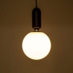 GLOBOSTAR® ESTETICO 61495 Μοντέρνο Κρεμαστό Φωτιστικό Οροφής με Ντουί 1 x E27 AC 220-240V IP20 - Λευκό & Μαύρο - Μ20 x Π20 x Υ38cm - Image 9