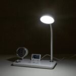 GLOBOSTAR® OLDY 76557 Μοντέρνο Επιτραπέζιο Φωτιστικό Γραφείου με Ασύρματη Φόρτιση 15W 3A, 5W Bluetooth Ηχείο & Ψηφιακό Ρολόι LED 3W 300lm 120° DC 5V με USB-C IP20 Ρυθμιζόμενο Λευκό CCT με Αφή 2700K/4500K/6000K Dimmable - Sanan SMD Chip - Λευκό - Μ13 x Π25 x Υ43cm - 2 Χρόνια Εγγύηση - Image 13