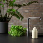 Zone Denmark Δοχείο Κρεμοσάπουνου Σιλικόνης 300 ml - Singles Limestone - Image 3