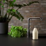 Zone Denmark Δοχείο Κρεμοσάπουνου Σιλικόνης 300 ml - Singles Limestone - Image 4