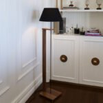 Φωτιστικό δαπέδου Lumino pakoworld Ε27 μαύρο-καρυδί Φ38x150εκ - Image 2